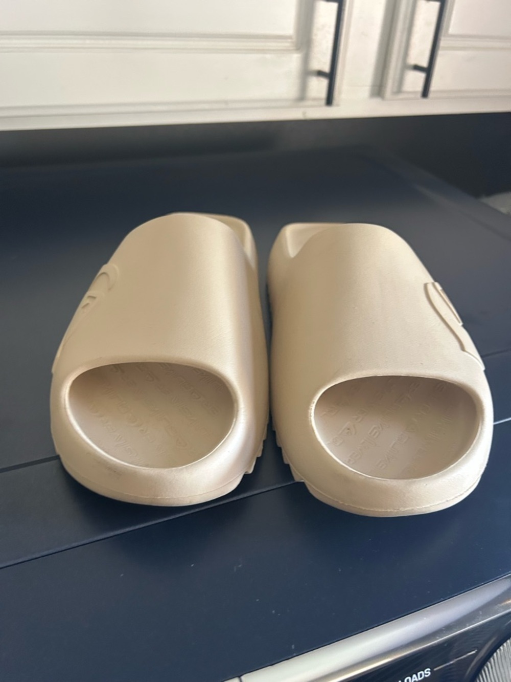 Men’s Pillow Quiksilver Beige Slide Sandals - Picture 4 of 6